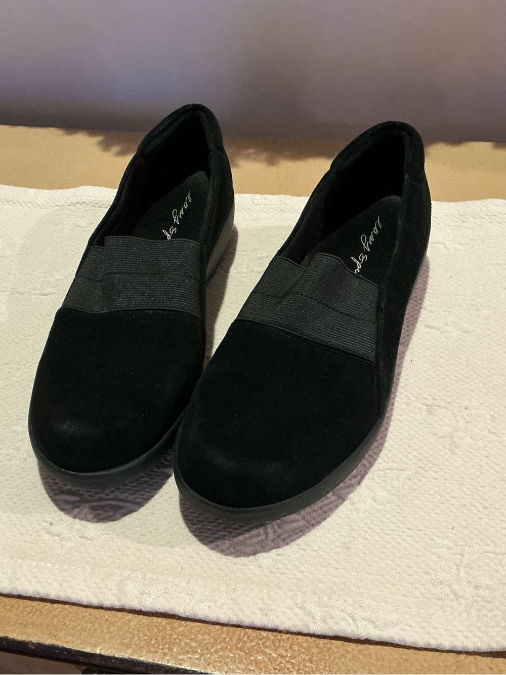NWOT East Spirit Bounce Suede Slip On Size 8N